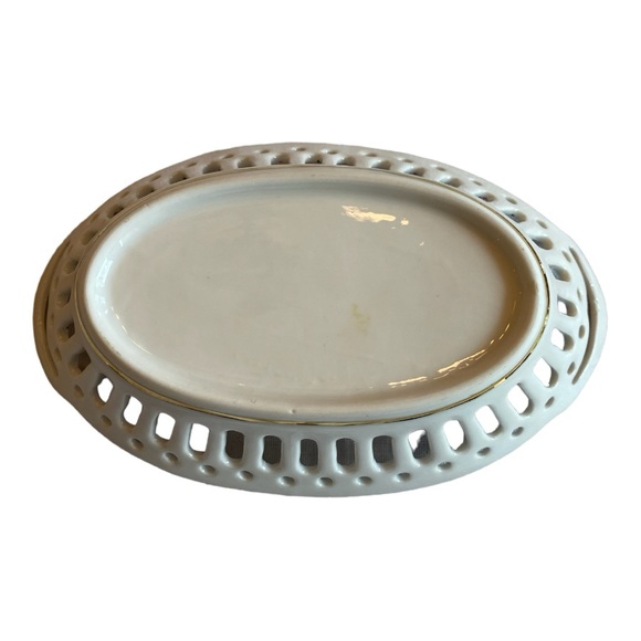 Vintage Reticulated Dish. Mint condition. - Picture 5 of 6